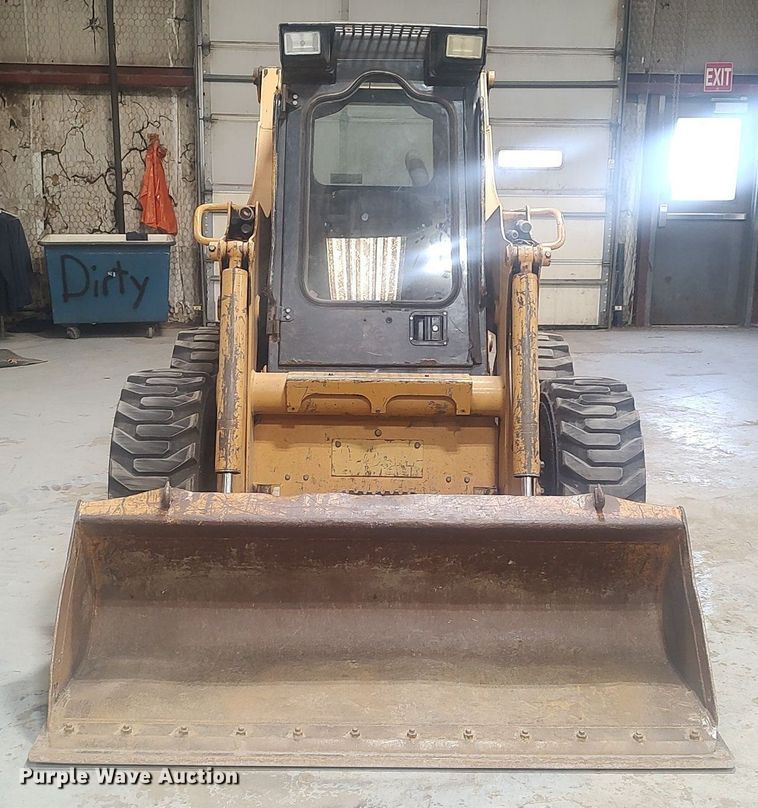 image for item KI9928 1999 Case 85XT  skid steer loader