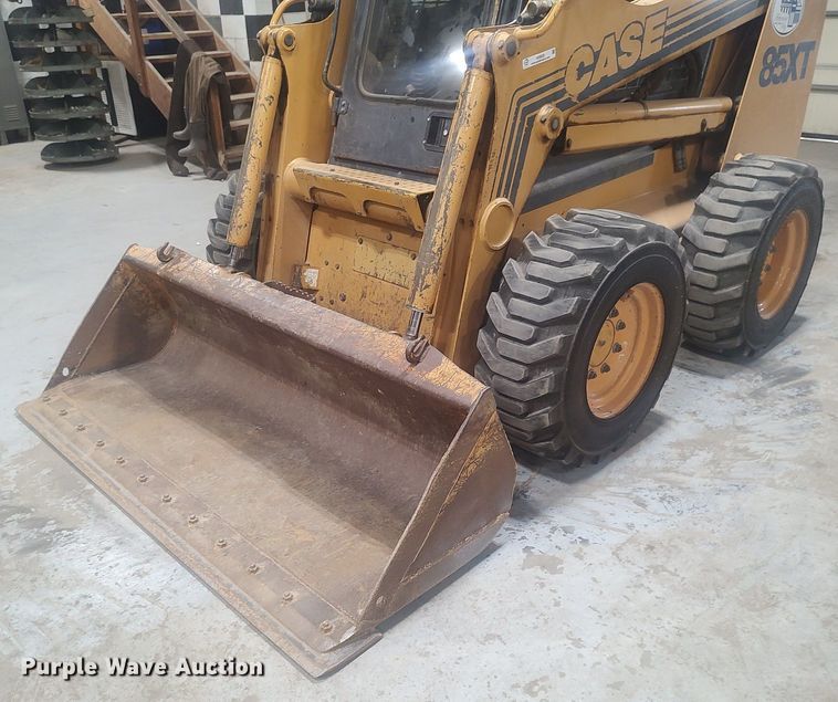 image for item KI9928 1999 Case 85XT  skid steer loader