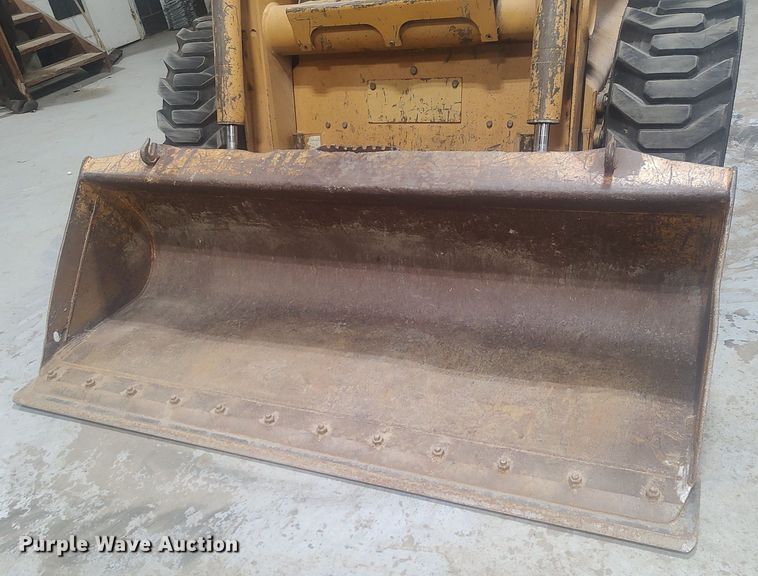 image for item KI9928 1999 Case 85XT  skid steer loader