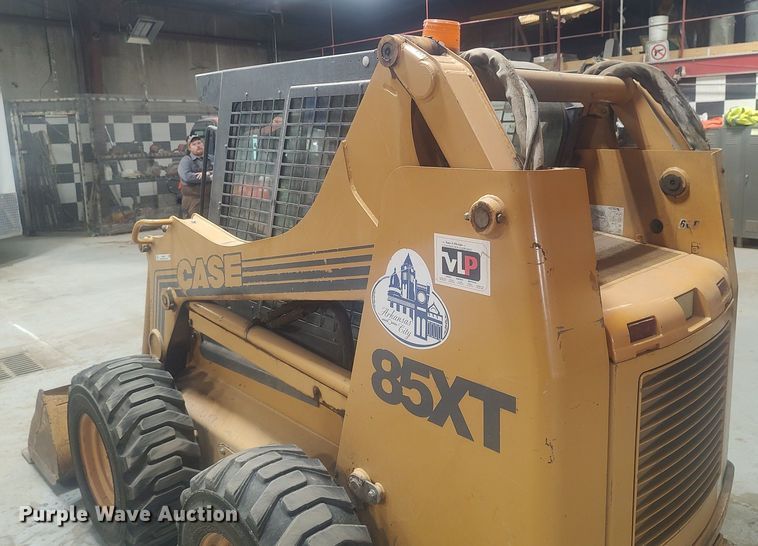 image for item KI9928 1999 Case 85XT  skid steer loader