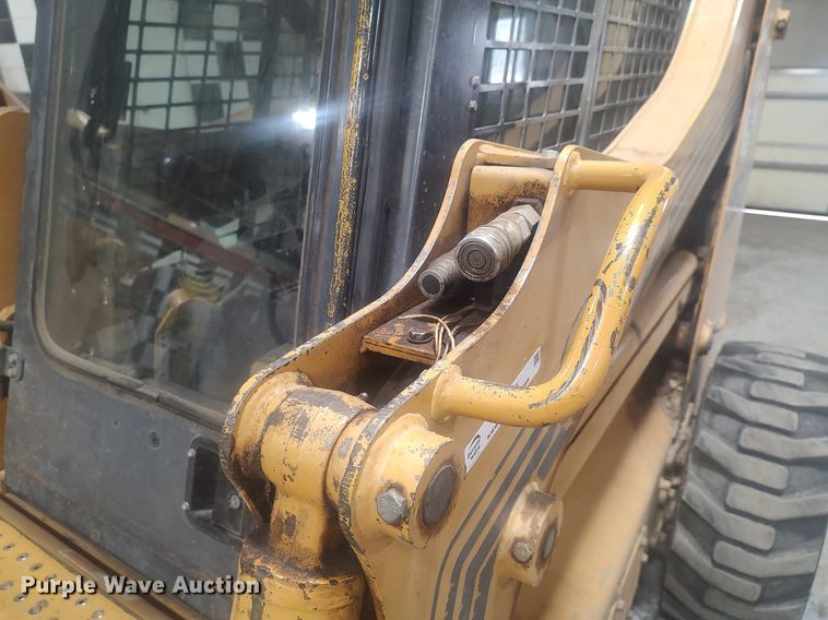 image for item KI9928 1999 Case 85XT  skid steer loader