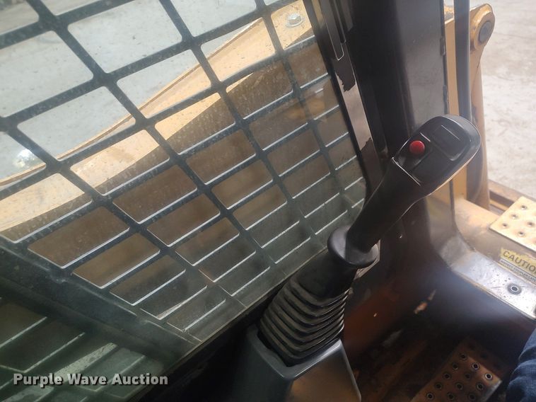 image for item KI9928 1999 Case 85XT  skid steer loader