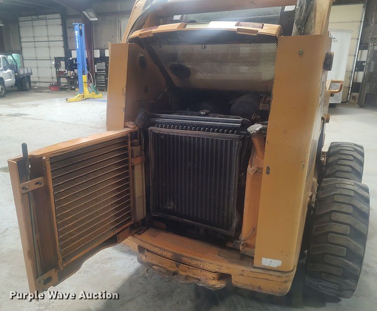 image for item KI9928 1999 Case 85XT  skid steer loader