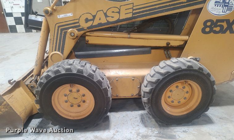 image for item KI9928 1999 Case 85XT  skid steer loader