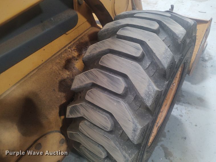 image for item KI9928 1999 Case 85XT  skid steer loader