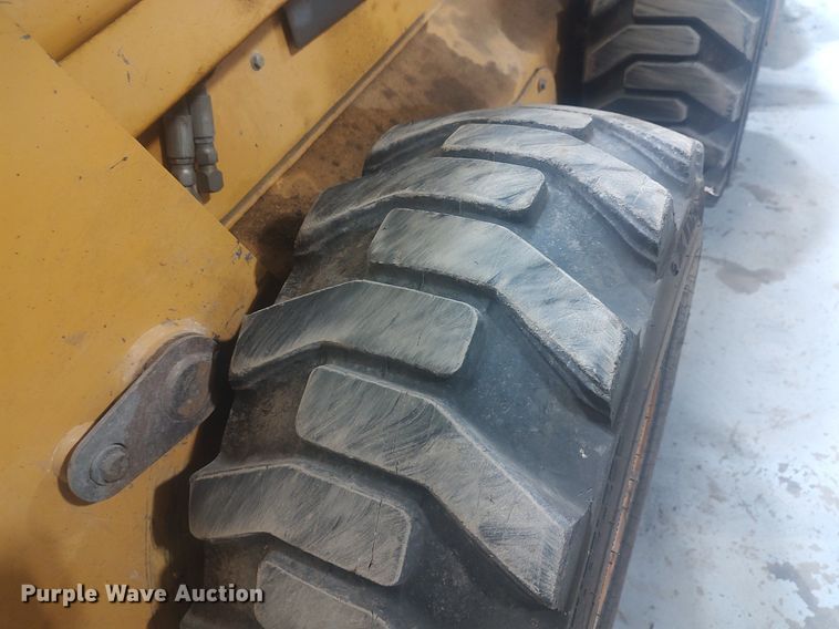 image for item KI9928 1999 Case 85XT  skid steer loader