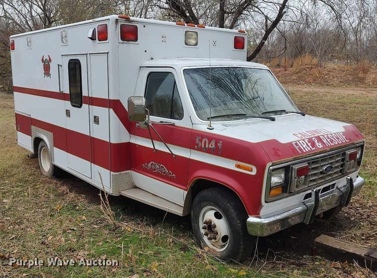 image for item KI9964 1988 Ford E350  ambulance
