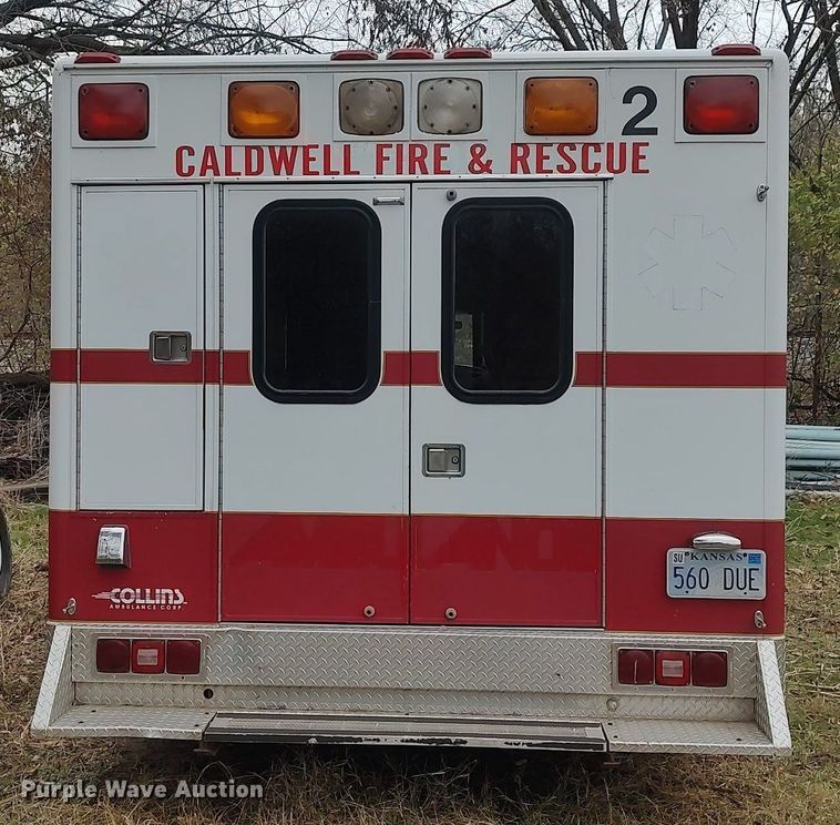 image for item KI9964 1988 Ford E350  ambulance