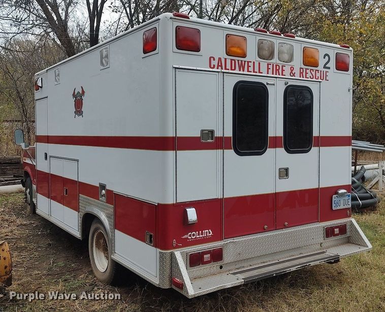 image for item KI9964 1988 Ford E350  ambulance