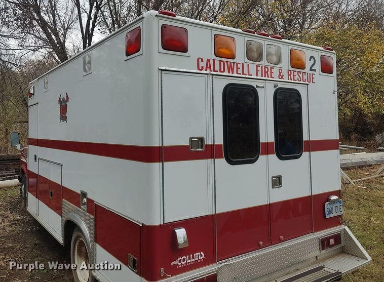 image for item KI9964 1988 Ford E350  ambulance