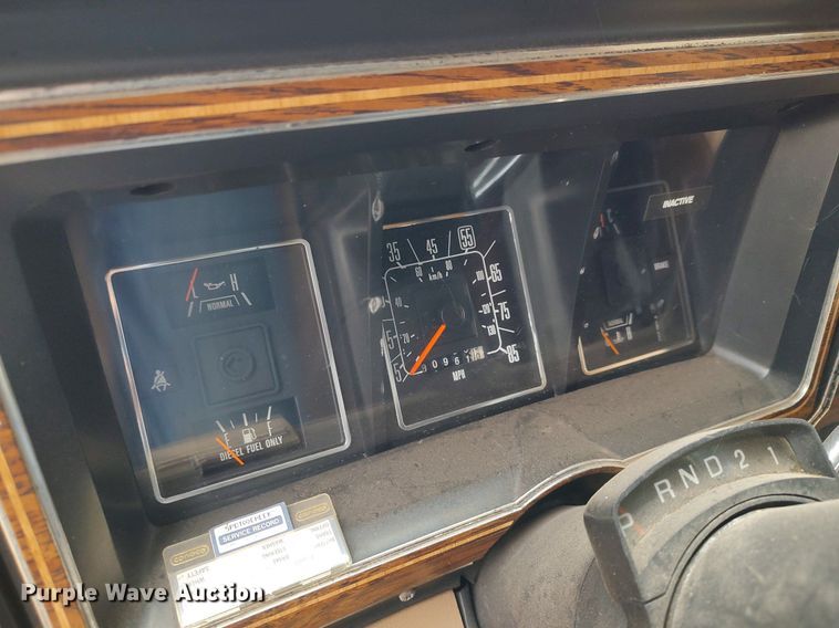 image for item KI9964 1988 Ford E350  ambulance