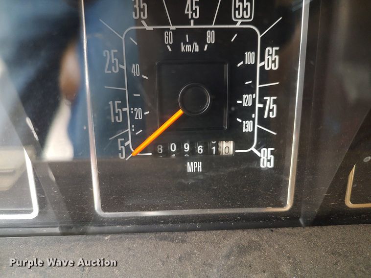 image for item KI9964 1988 Ford E350  ambulance