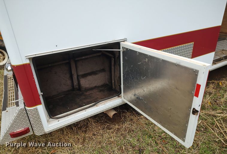 image for item KI9964 1988 Ford E350  ambulance