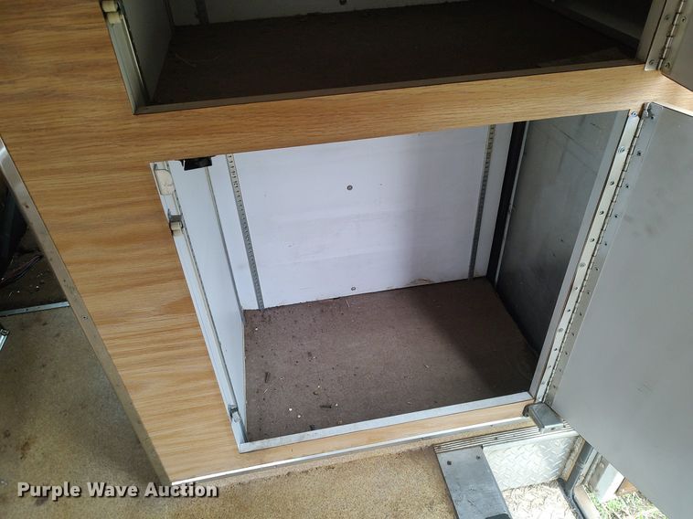 image for item KI9964 1988 Ford E350  ambulance