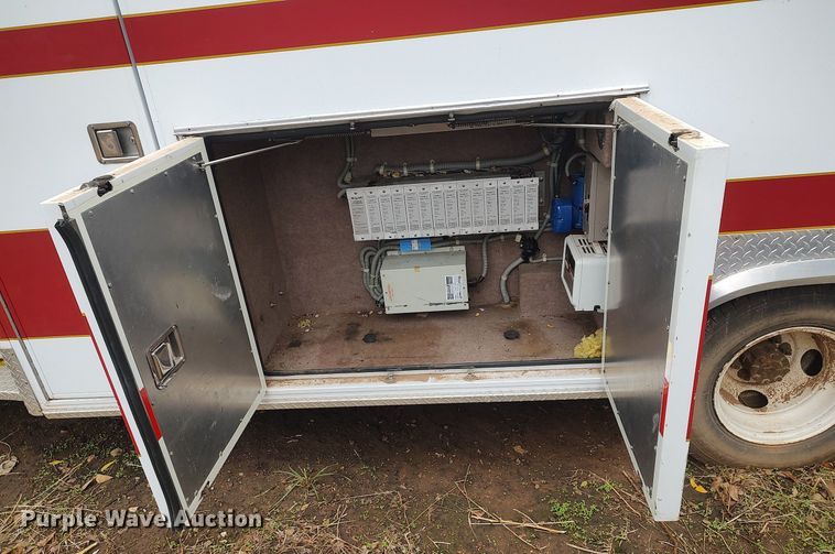 image for item KI9964 1988 Ford E350  ambulance