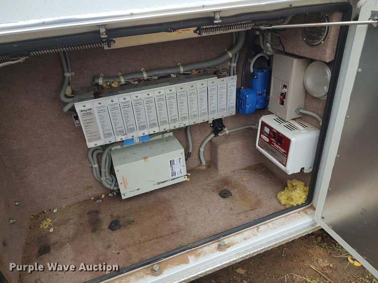 image for item KI9964 1988 Ford E350  ambulance