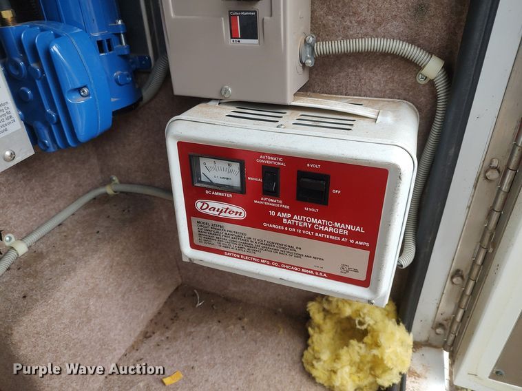 image for item KI9964 1988 Ford E350  ambulance