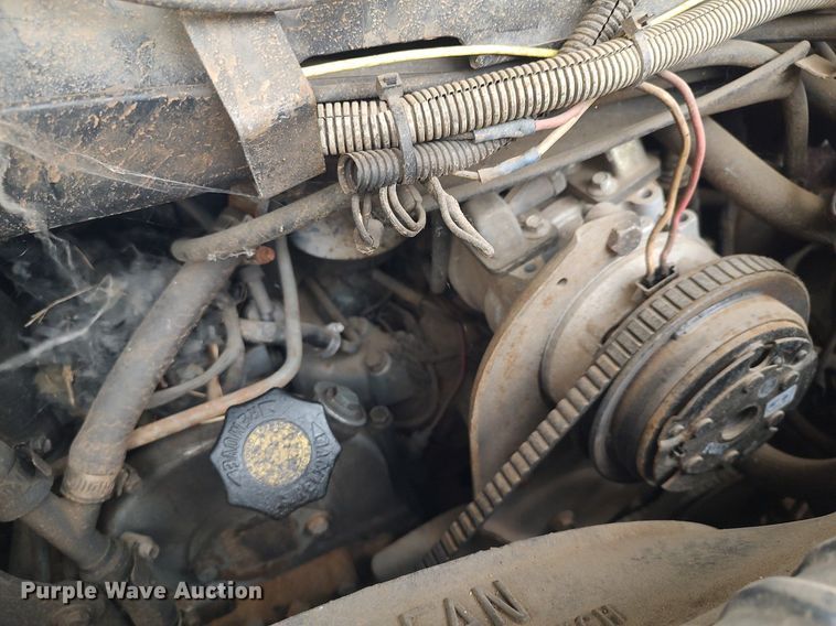 image for item KI9964 1988 Ford E350  ambulance