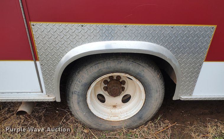 image for item KI9964 1988 Ford E350  ambulance