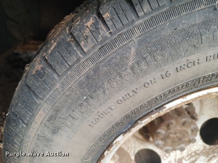 image for item KI9964 1988 Ford E350  ambulance