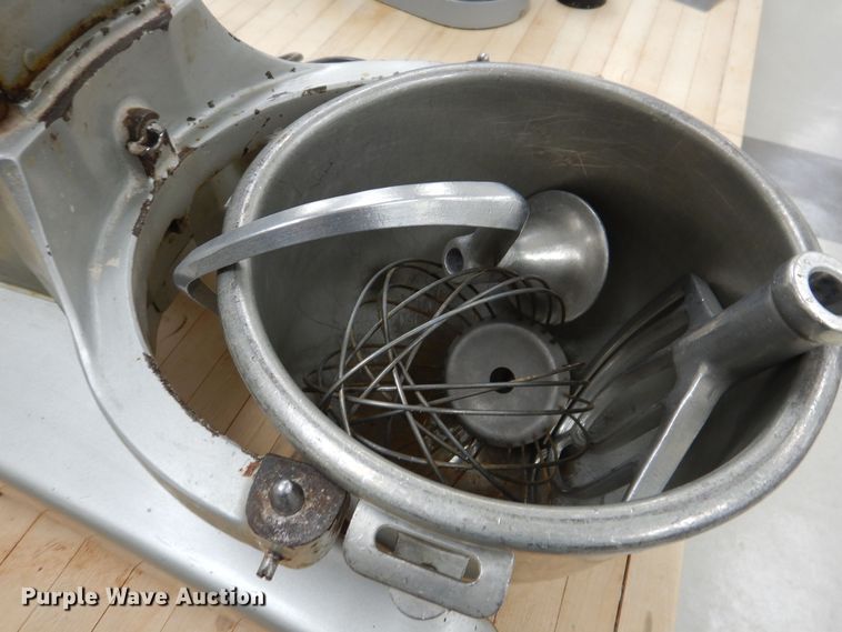 image for item KW9678 Hobart A120  mixer
