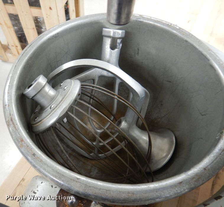 image for item KW9679 Hobart A120  mixer