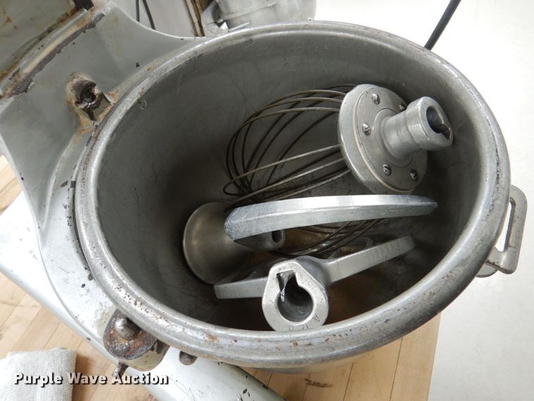 image for item KW9679 Hobart A120  mixer