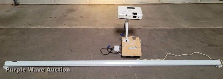 image for item LG9349 Epson H326A  projector