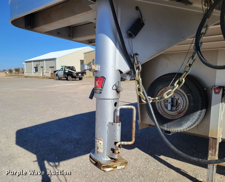 image for item LG9350 2008 4 Star Trailers  livestock trailer