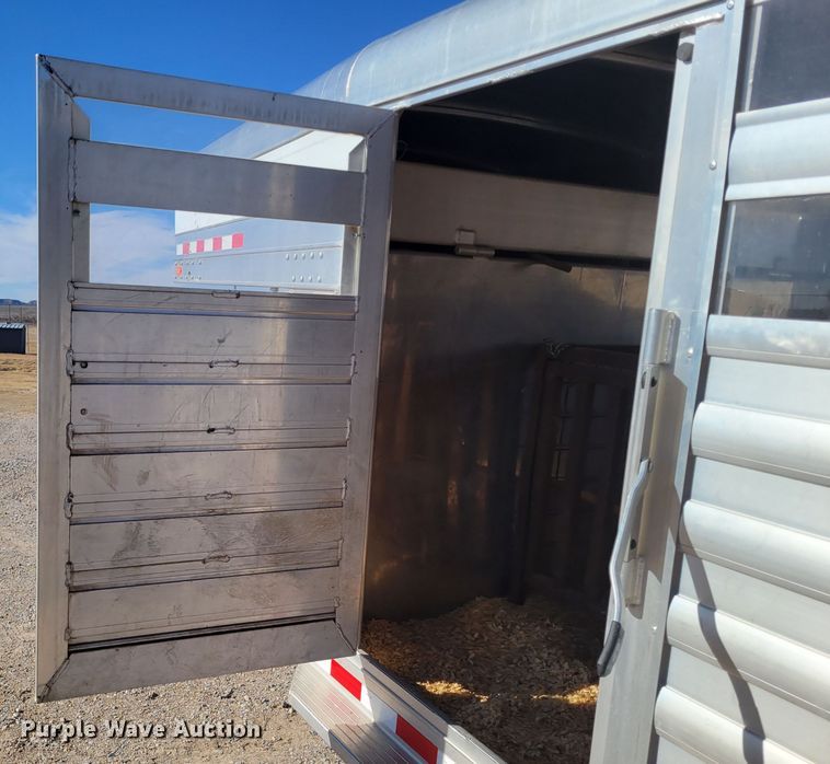 image for item LG9350 2008 4 Star Trailers  livestock trailer