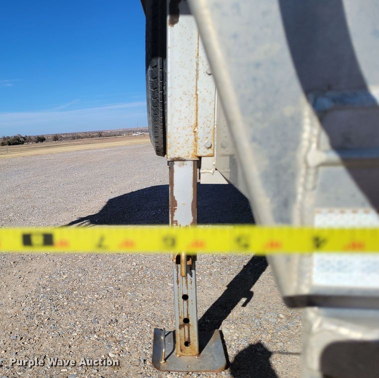 image for item LG9350 2008 4 Star Trailers  livestock trailer