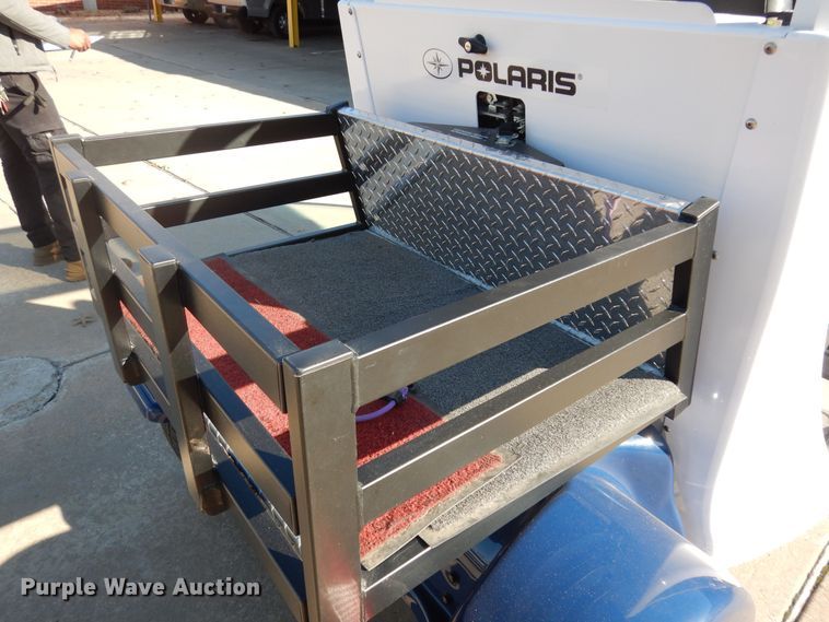 image for item LG9977 2014 Polaris Gem e6  utility vehicle