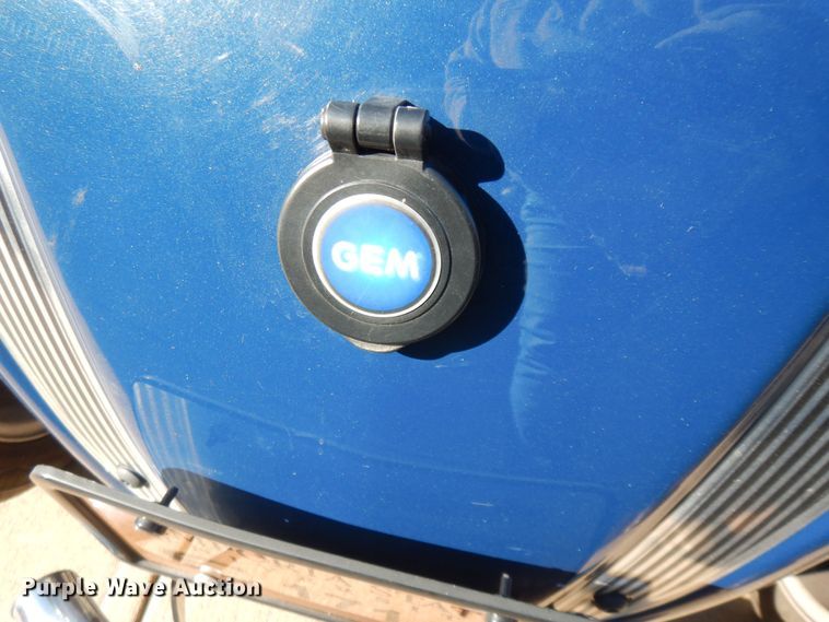 image for item LG9977 2014 Polaris Gem e6  utility vehicle