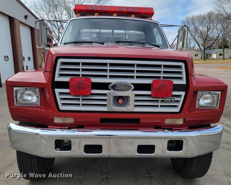 image for item LL9732 1990 Ford F800  pumper fire truck