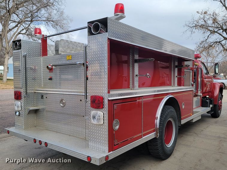 image for item LL9732 1990 Ford F800  pumper fire truck