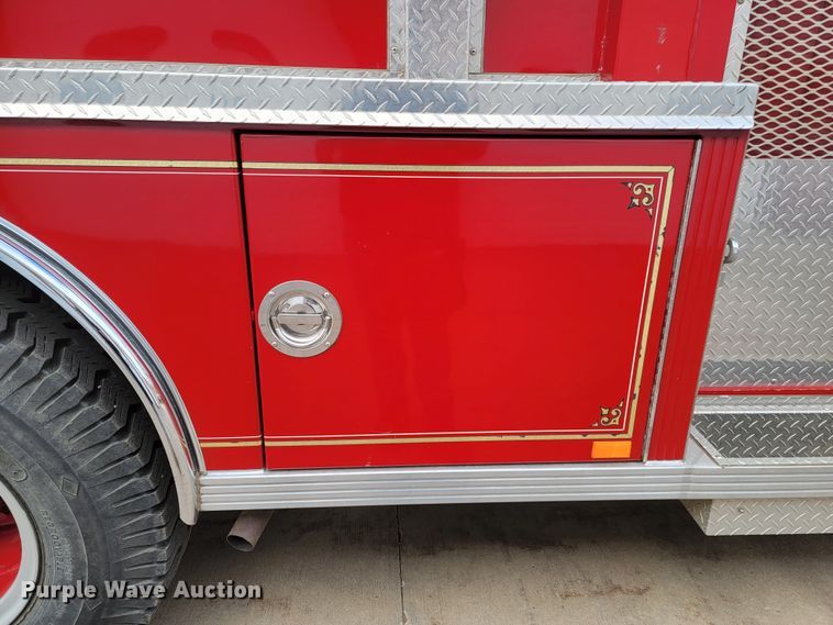 image for item LL9732 1990 Ford F800  pumper fire truck