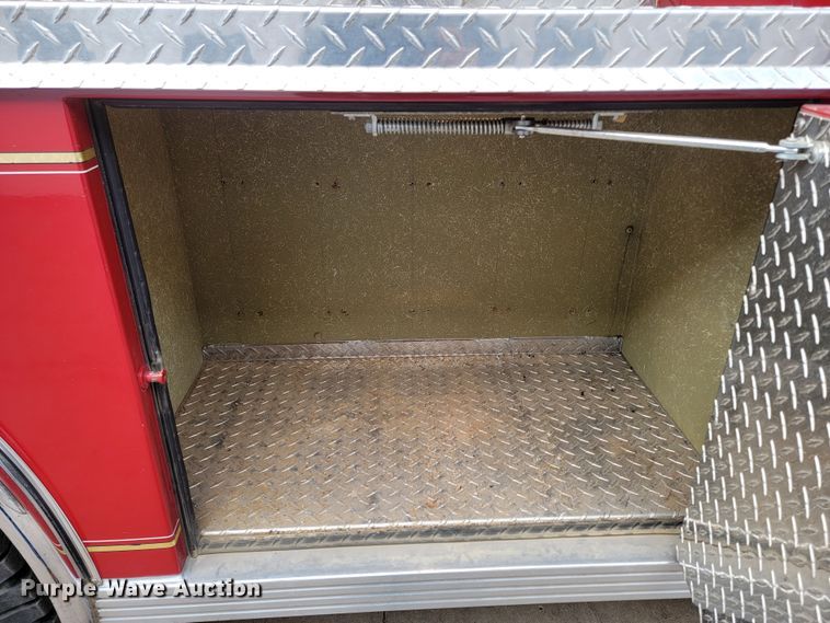 image for item LL9732 1990 Ford F800  pumper fire truck