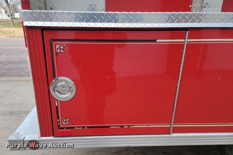 image for item LL9732 1990 Ford F800  pumper fire truck