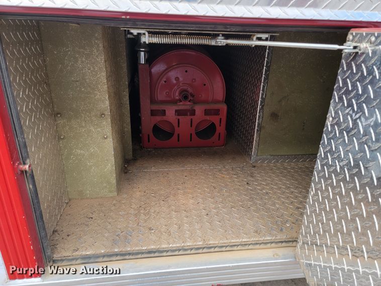 image for item LL9732 1990 Ford F800  pumper fire truck