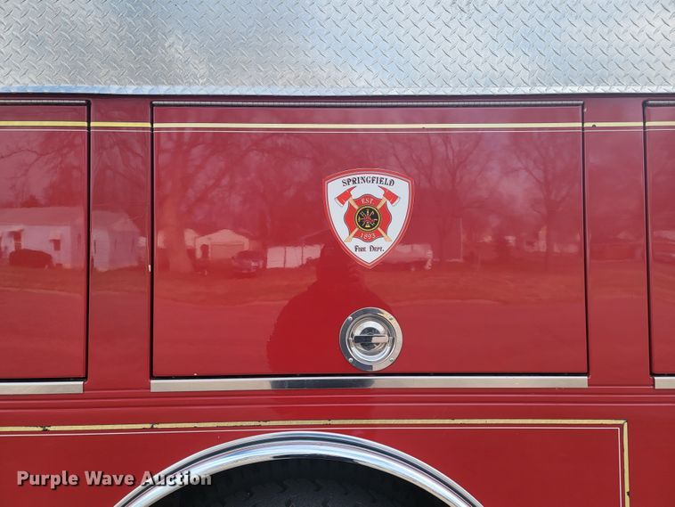 image for item LL9732 1990 Ford F800  pumper fire truck