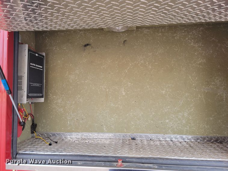 image for item LL9732 1990 Ford F800  pumper fire truck