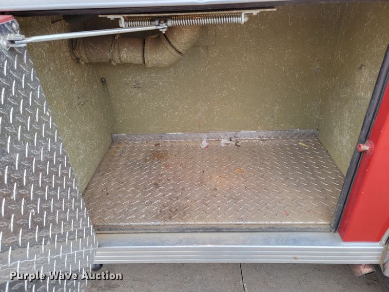 image for item LL9732 1990 Ford F800  pumper fire truck