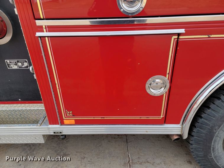 image for item LL9732 1990 Ford F800  pumper fire truck