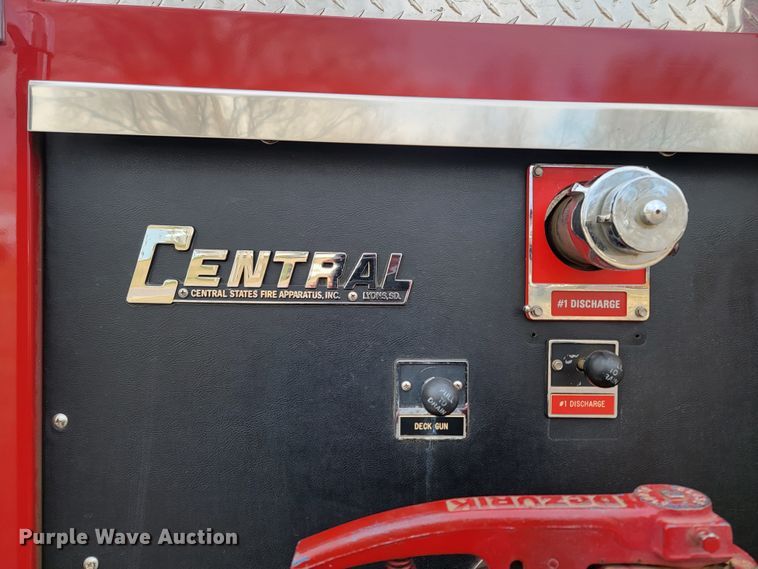 image for item LL9732 1990 Ford F800  pumper fire truck