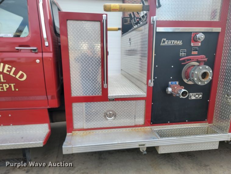 image for item LL9732 1990 Ford F800  pumper fire truck