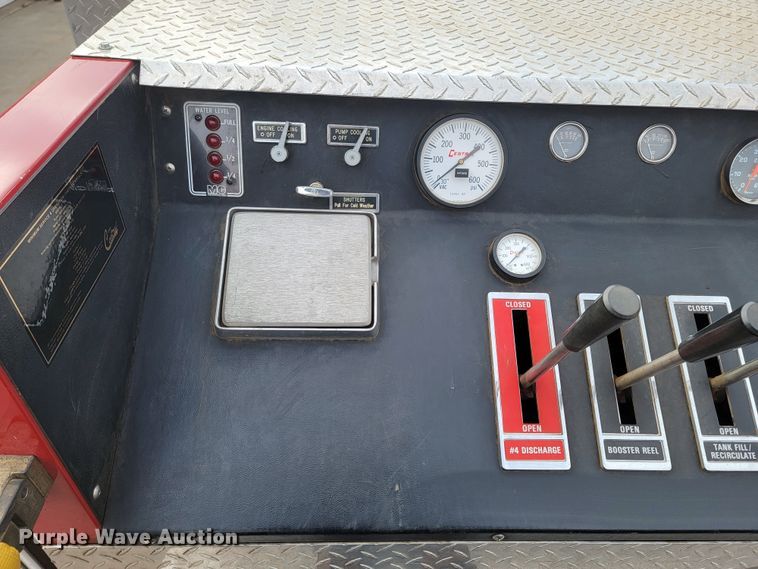 image for item LL9732 1990 Ford F800  pumper fire truck