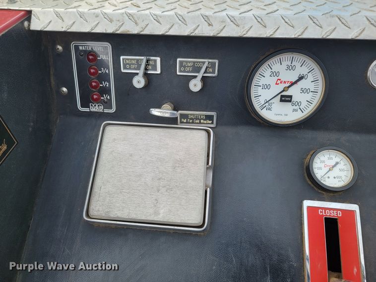 image for item LL9732 1990 Ford F800  pumper fire truck