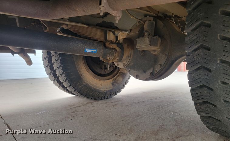 image for item LL9732 1990 Ford F800  pumper fire truck