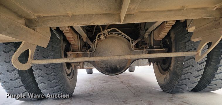 image for item LL9732 1990 Ford F800  pumper fire truck