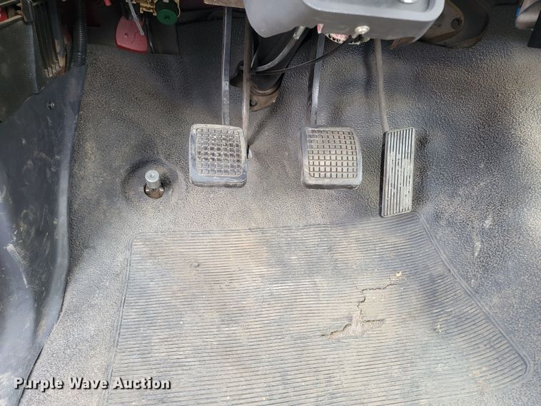 image for item LL9732 1990 Ford F800  pumper fire truck